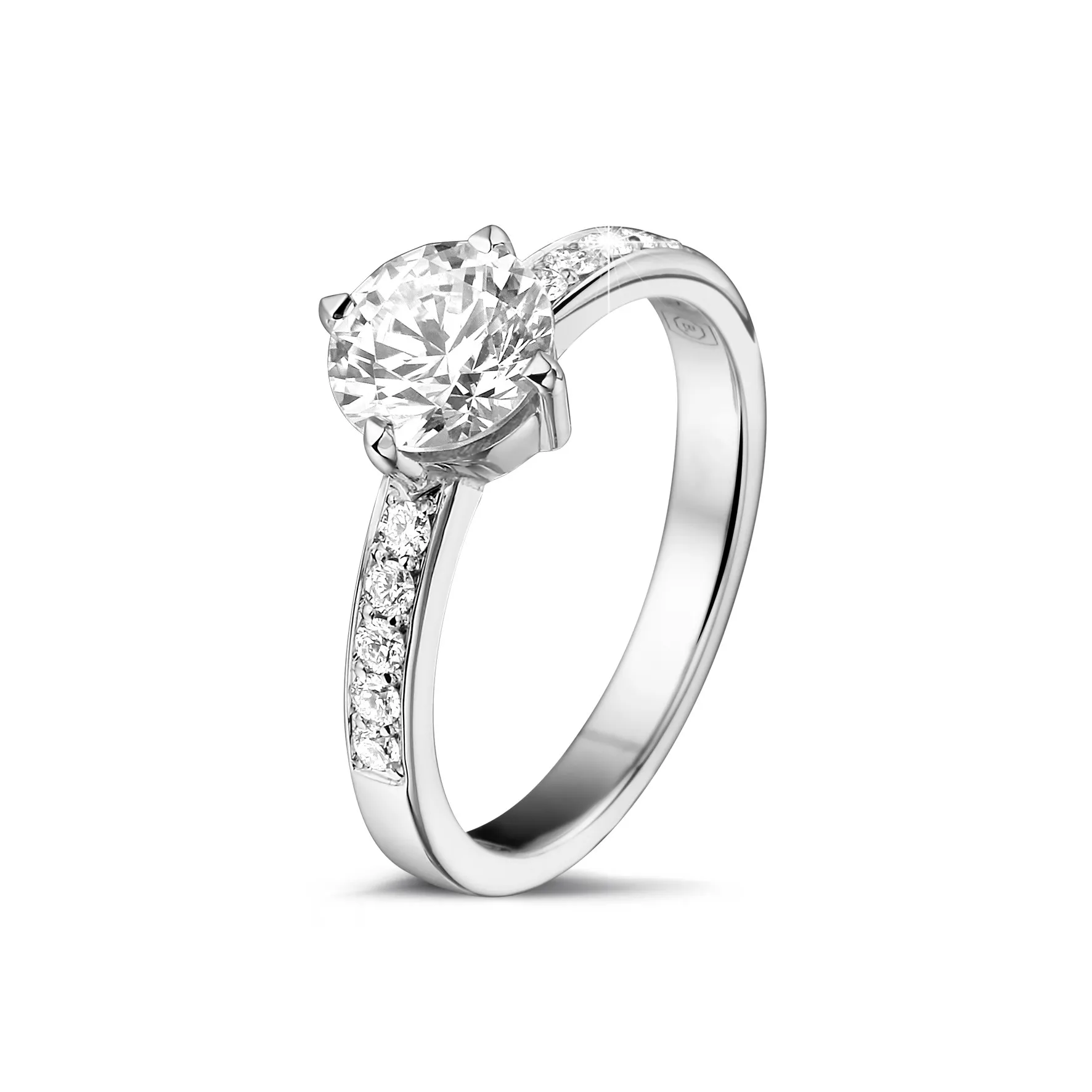 0.90 quilates anillo solitario diamante en platino con diamantes en los lados 