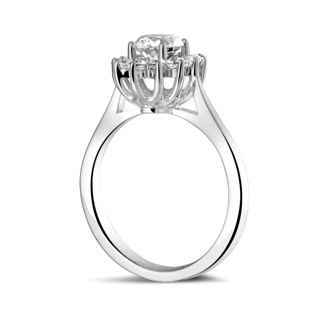 0.90 quilates anillo « entourage » en platino con diamante ovalado 