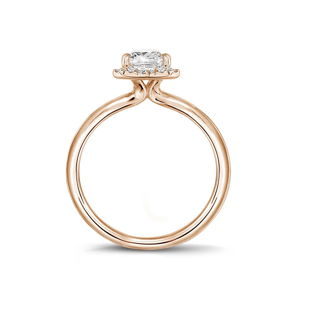 2.00 quilates halo anillo solitario con diamante talla esmeralda en oro rojo con diamantes redondos 