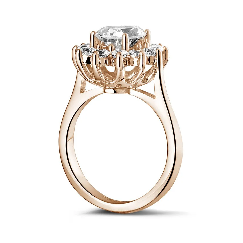 2.85 quilates anillo « entourage » en oro rojo con diamante ovalado 