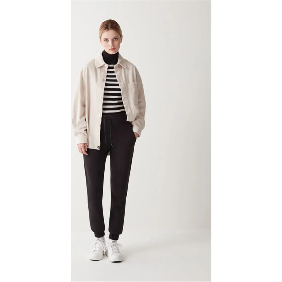 9235 Pantalones mujer