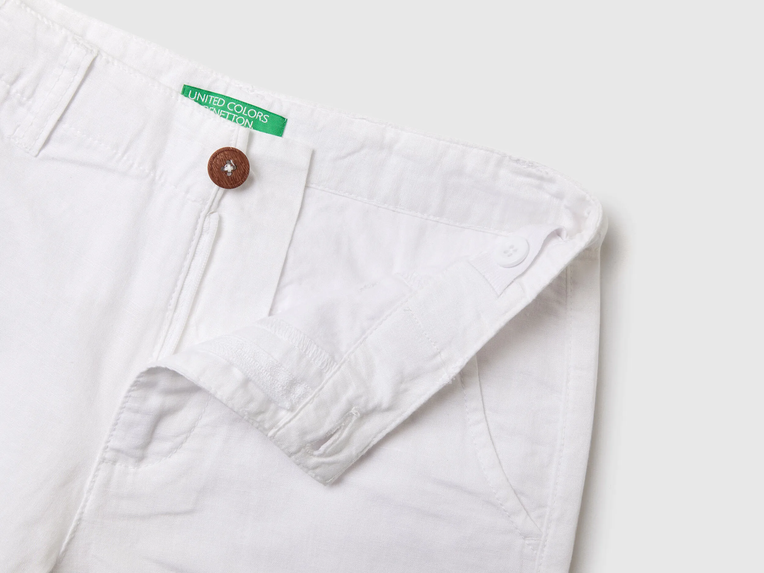 Bermudas chinas de lino mixto