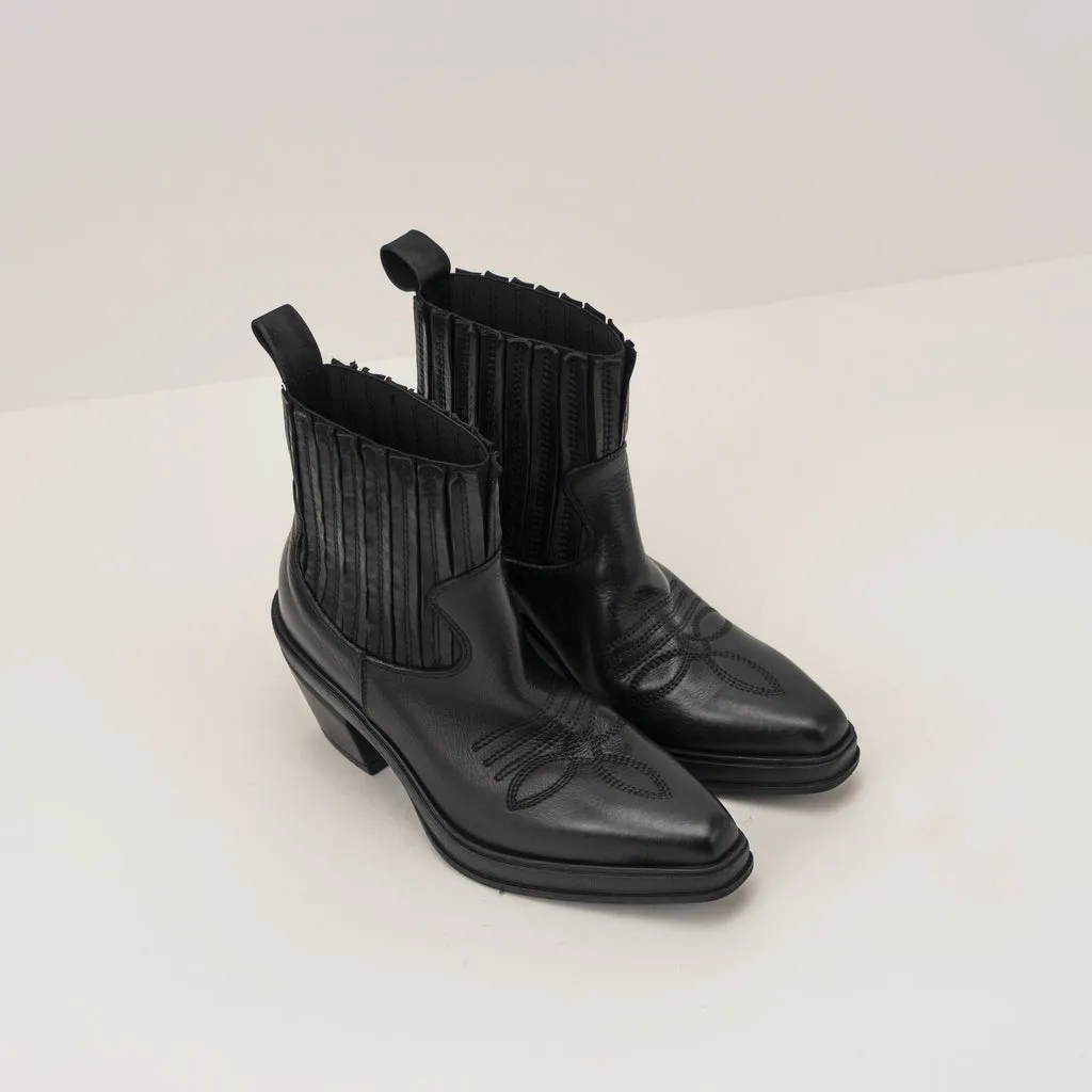 BOTIN  ELENA IACHI  E3105 FROM NERO