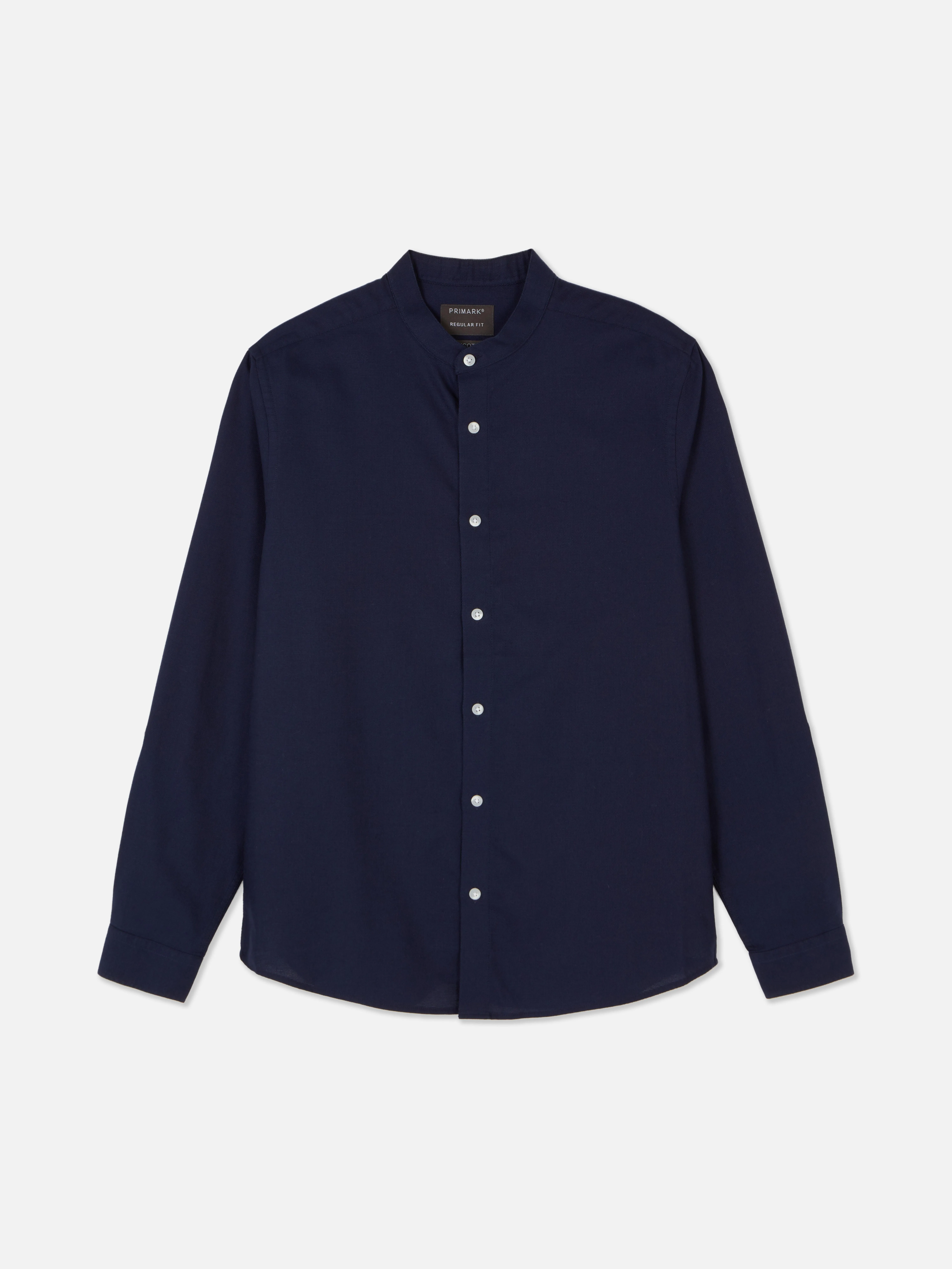 Camisa de mangas enrolladas con botones