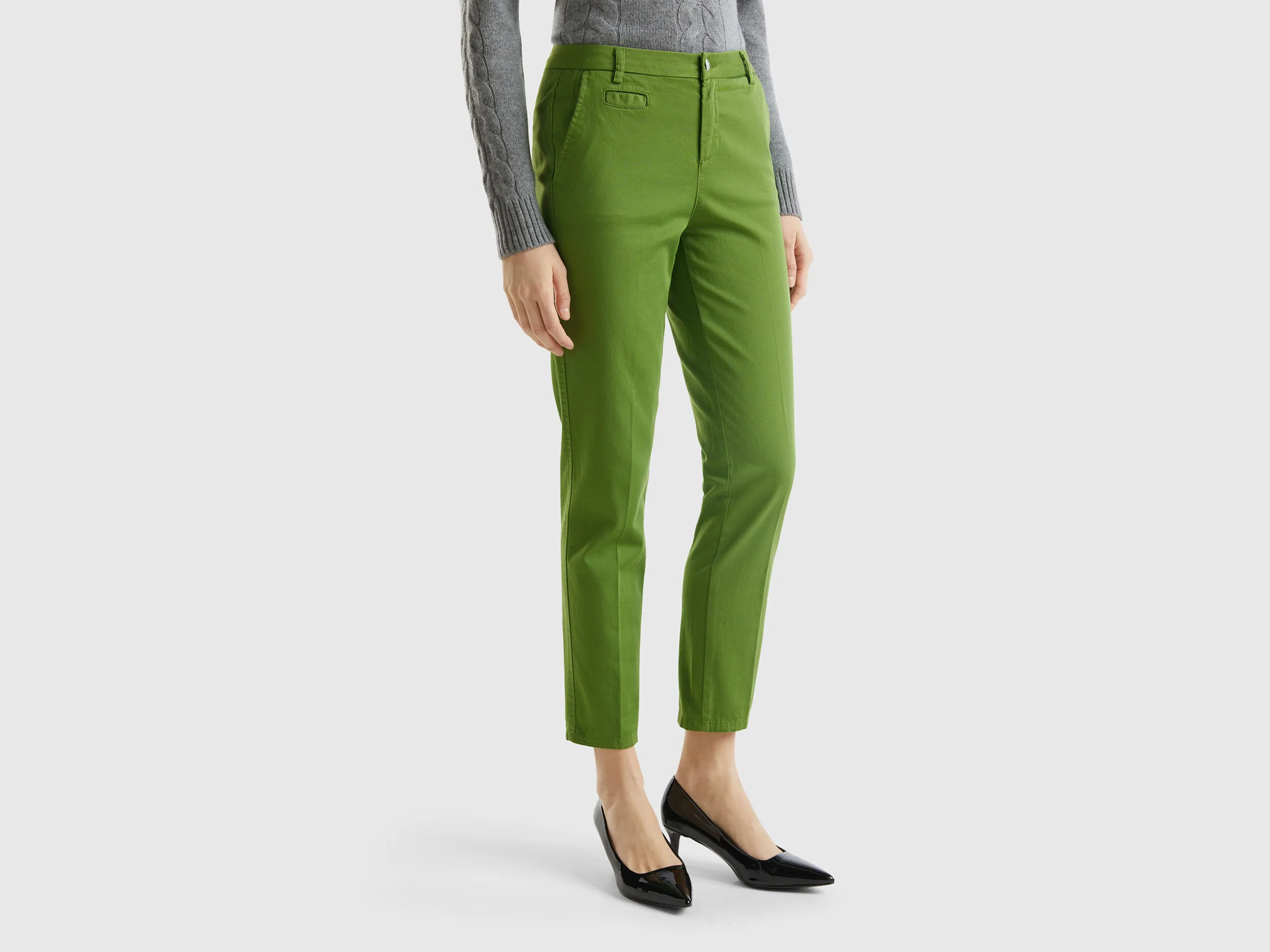 Chinos slim fit de algodón verde militar