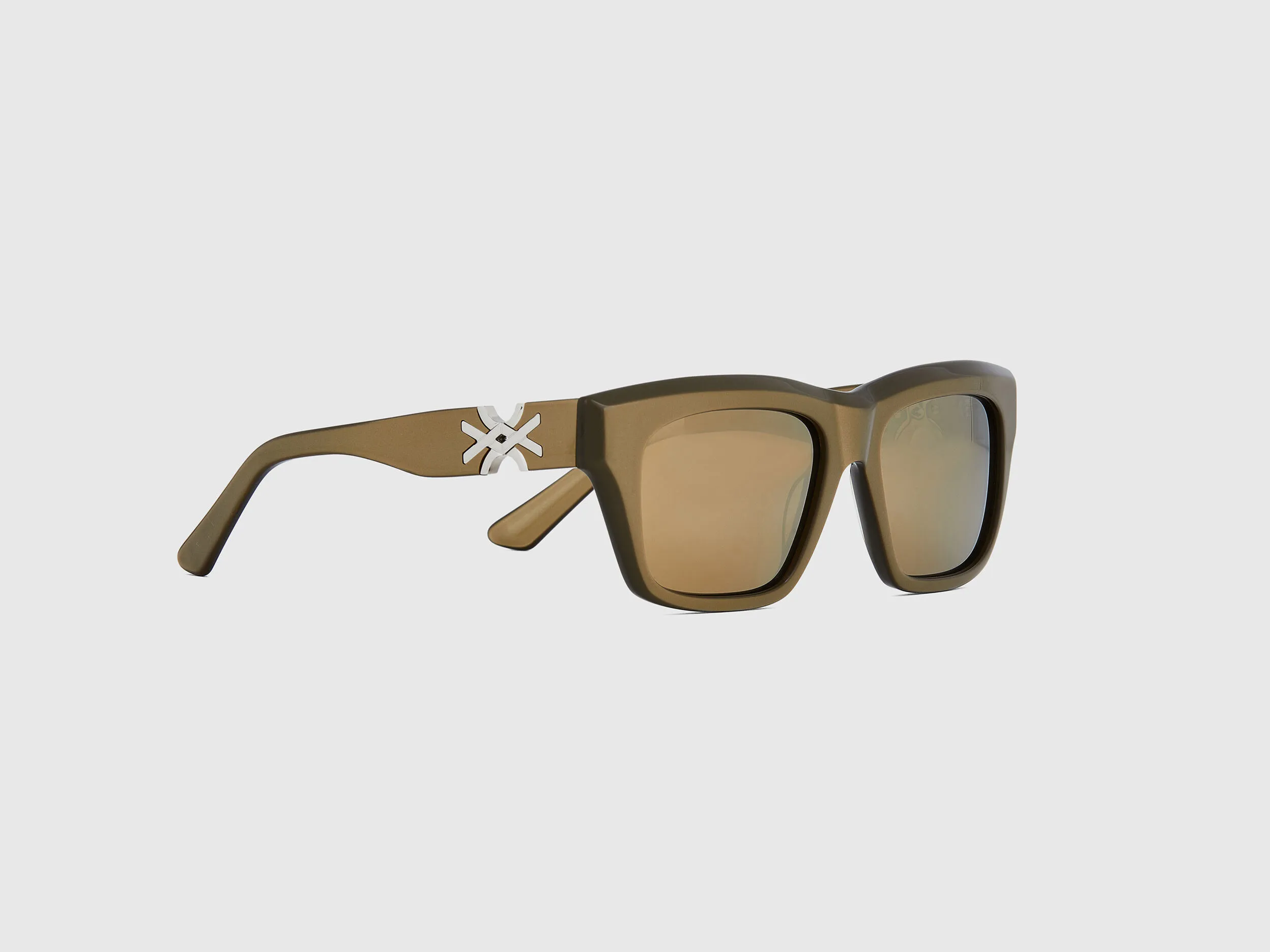 Gafas de sol doradas