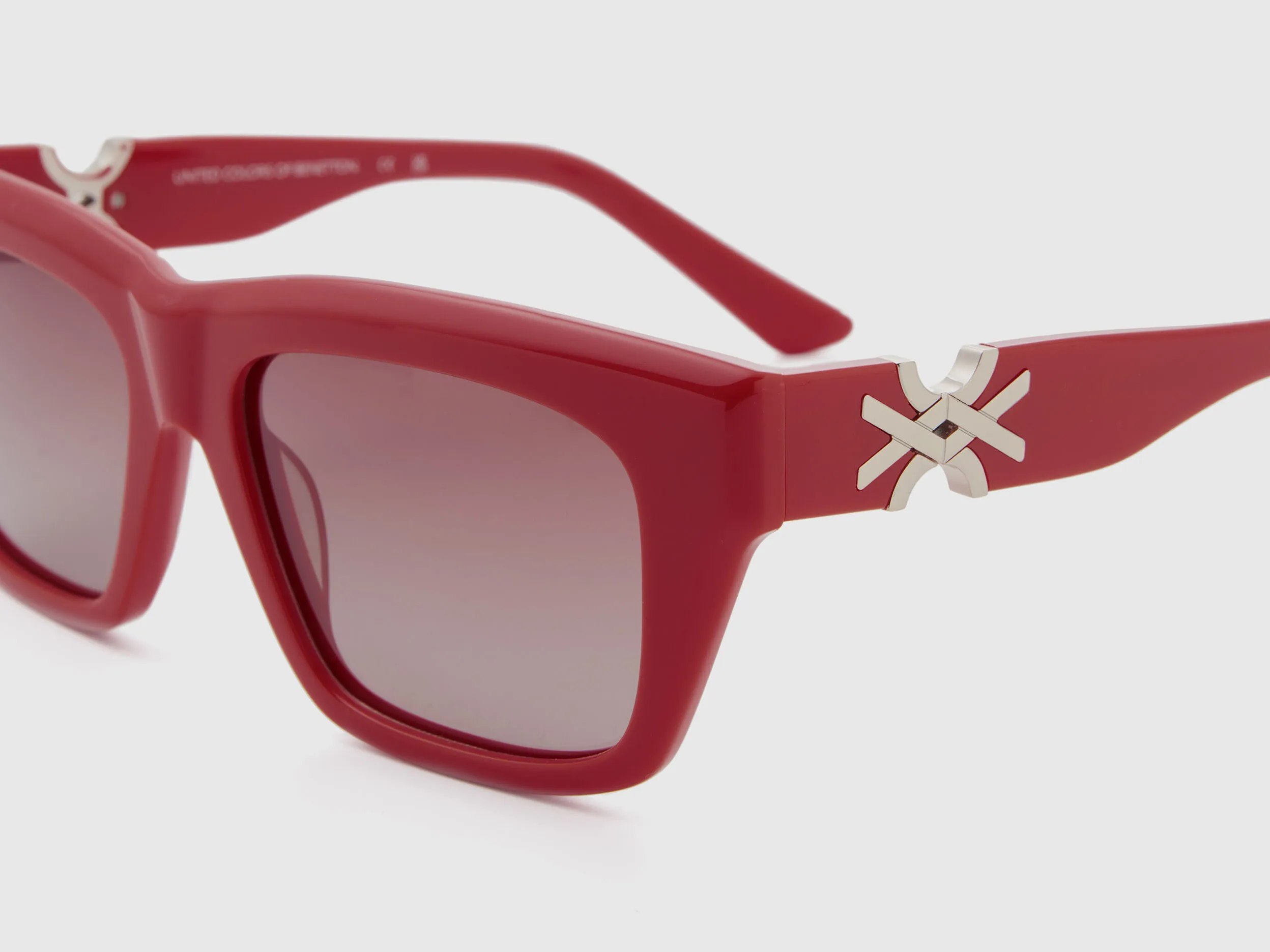 Gafas de sol rectangulares rojas