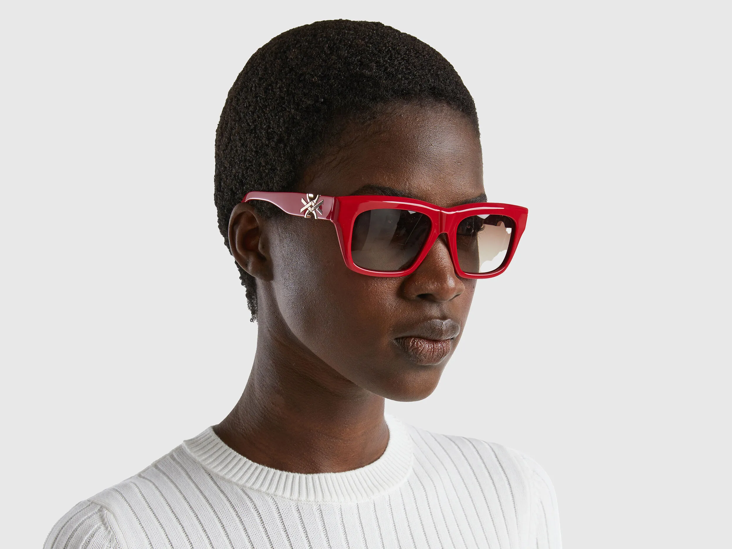 Gafas de sol rectangulares rojas