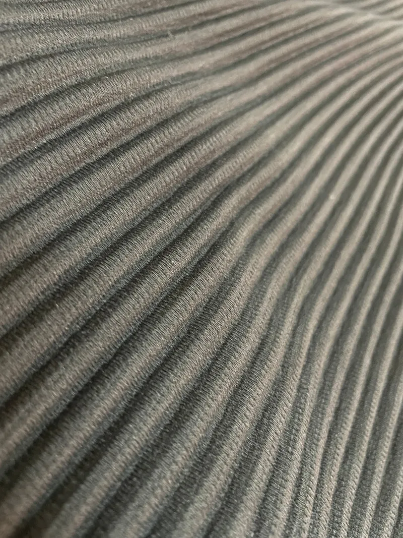 ISSEY MIYAKE Pantalón Plisado Negro
