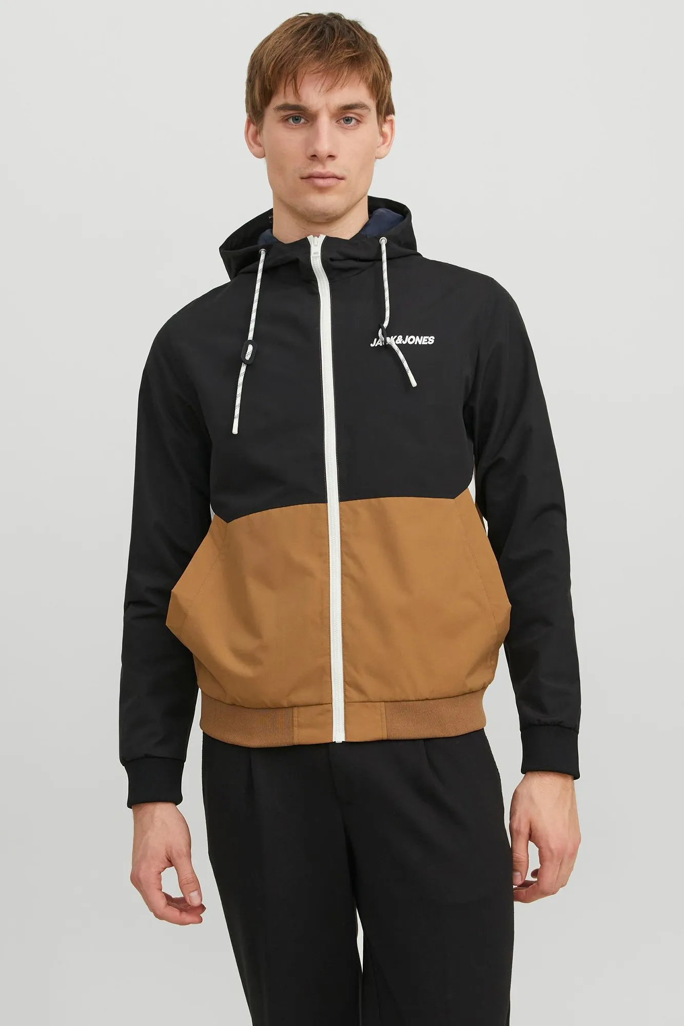 Jack & Jones Chaqueta ligera técnica con capucha