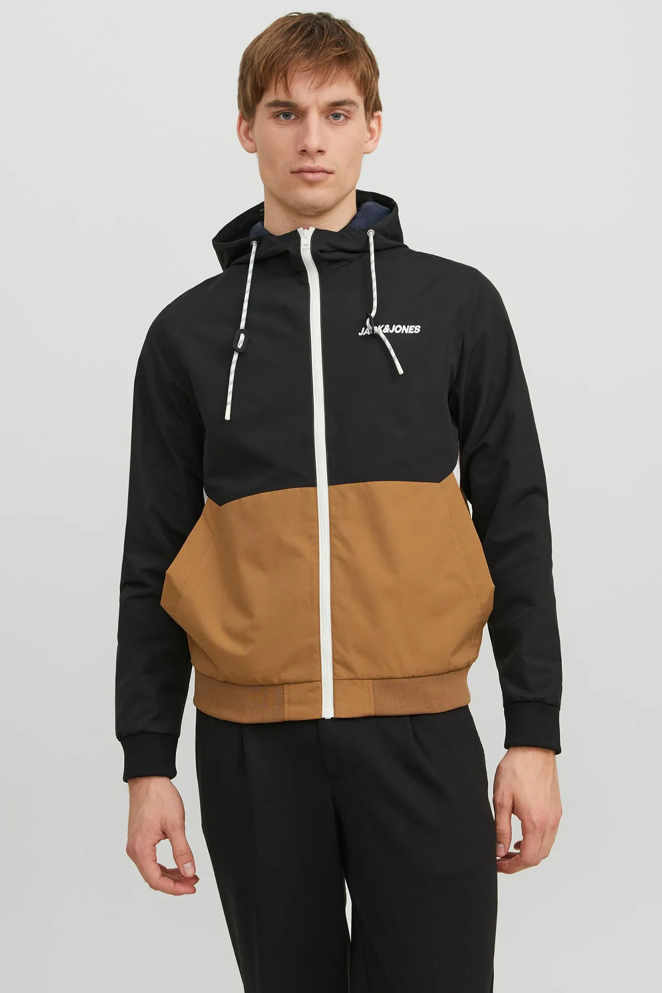 Jack & Jones Chaqueta ligera técnica con capucha