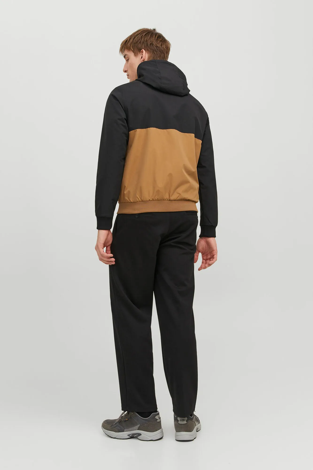 Jack & Jones Chaqueta ligera técnica con capucha