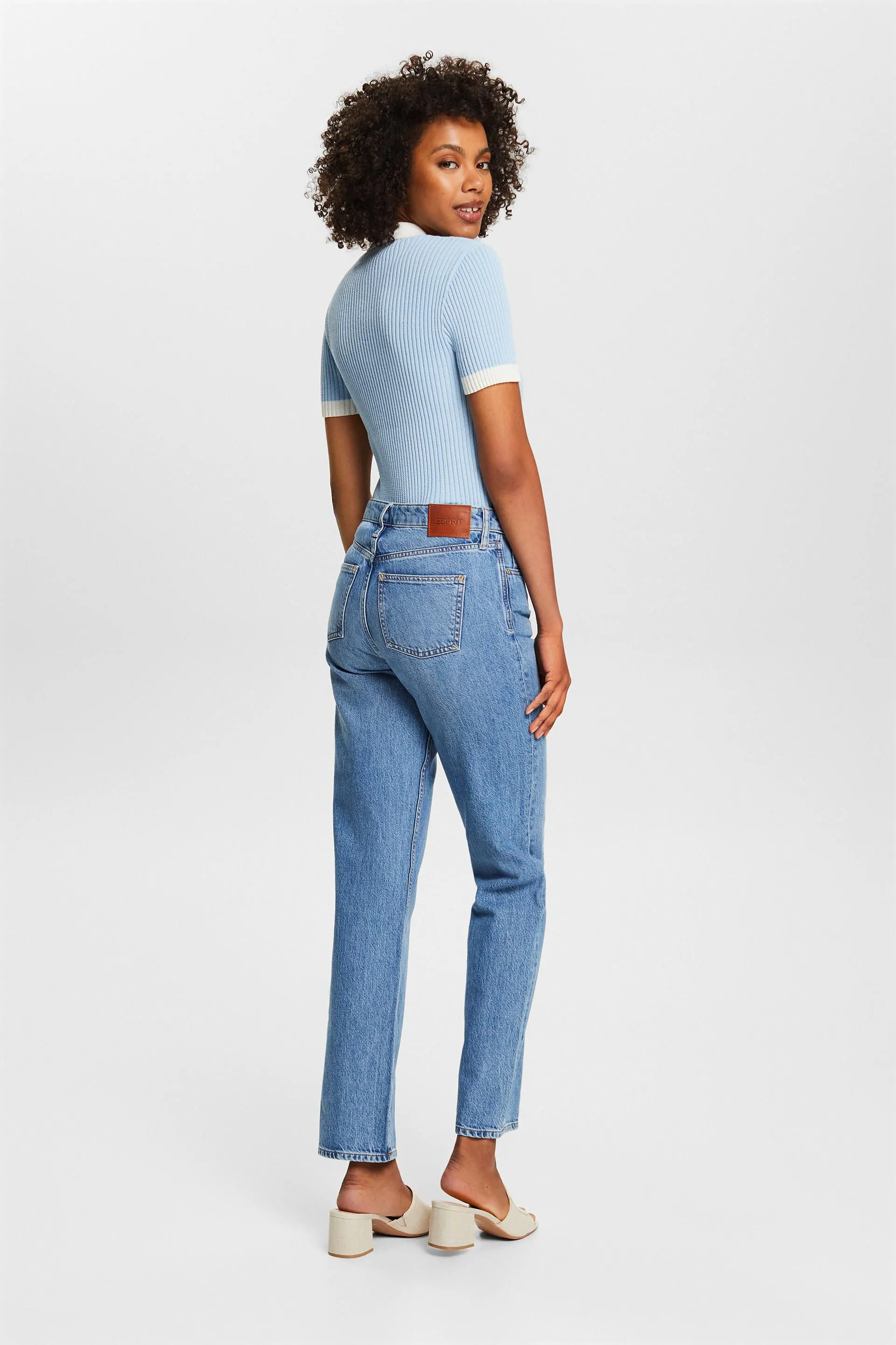 JEANS HIGHRISE STRAIGHT FIT DE ESTILO RETRO