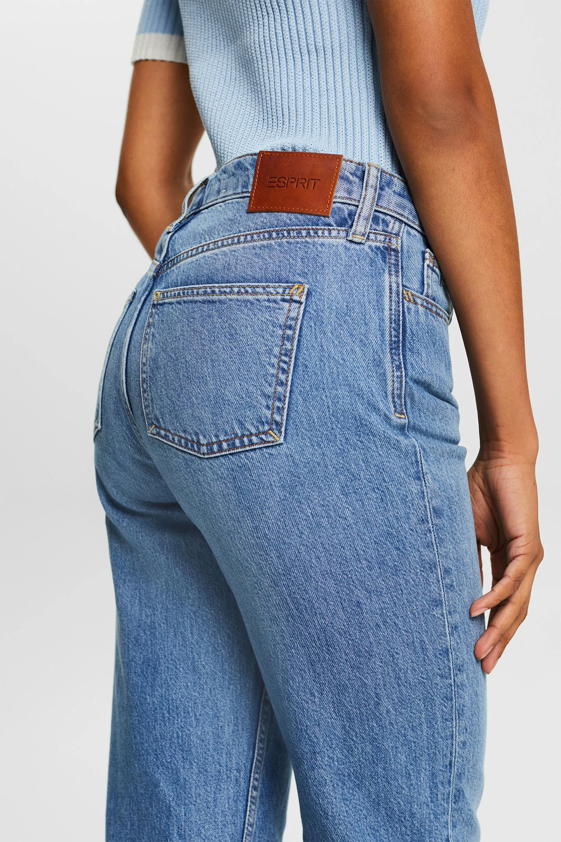 JEANS HIGHRISE STRAIGHT FIT DE ESTILO RETRO