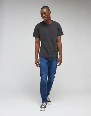 Lee Relaxed Pocket Tee "Washed Black"