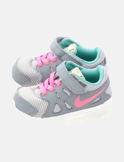 Nike Deportiva gris combinada