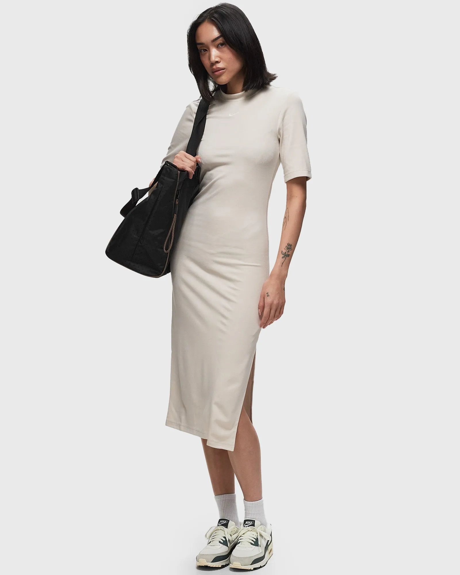 Nike Sportswear Essential Tight Midi Dress