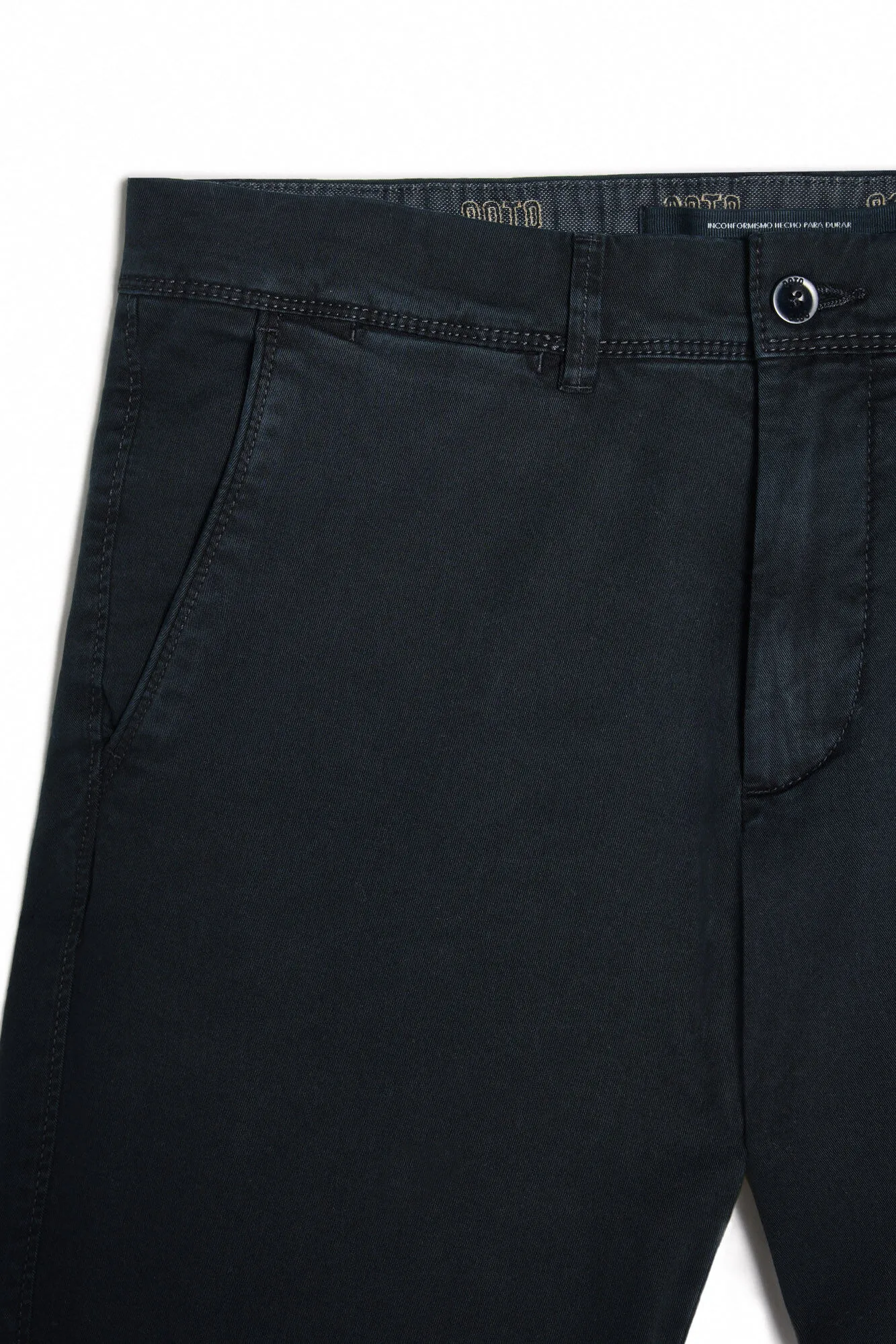 OOTO Pantalón chino slim