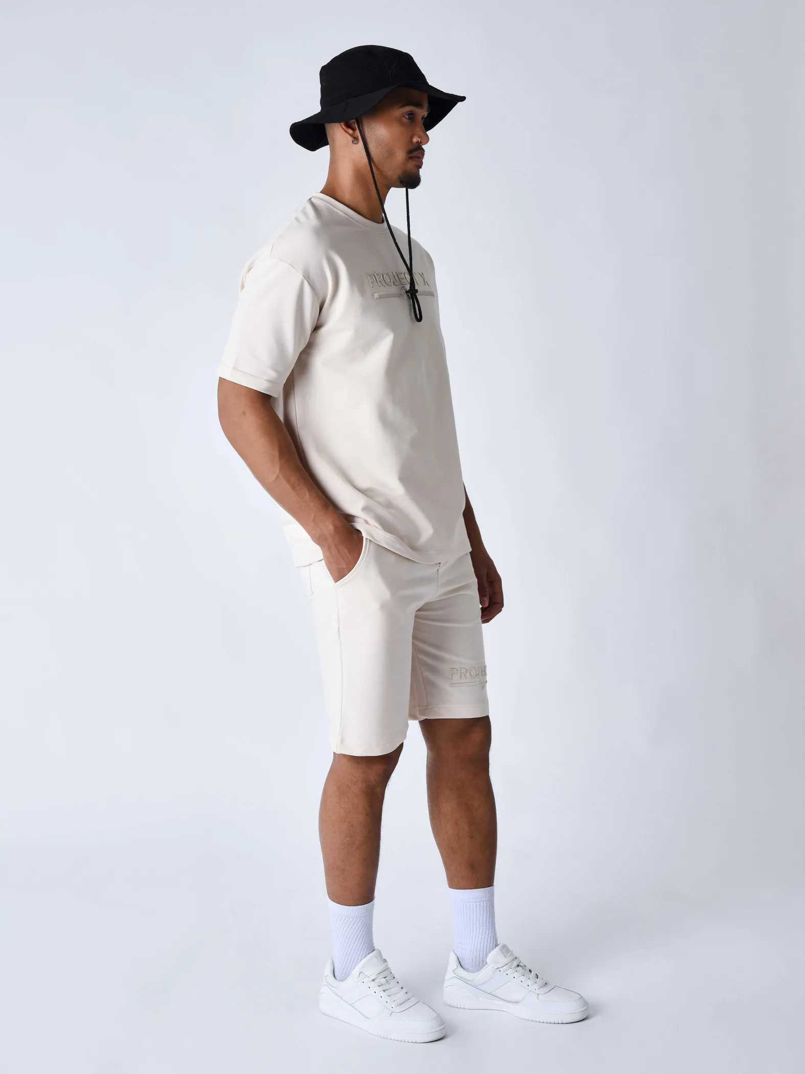 Pantalones cortos clásicos bordados