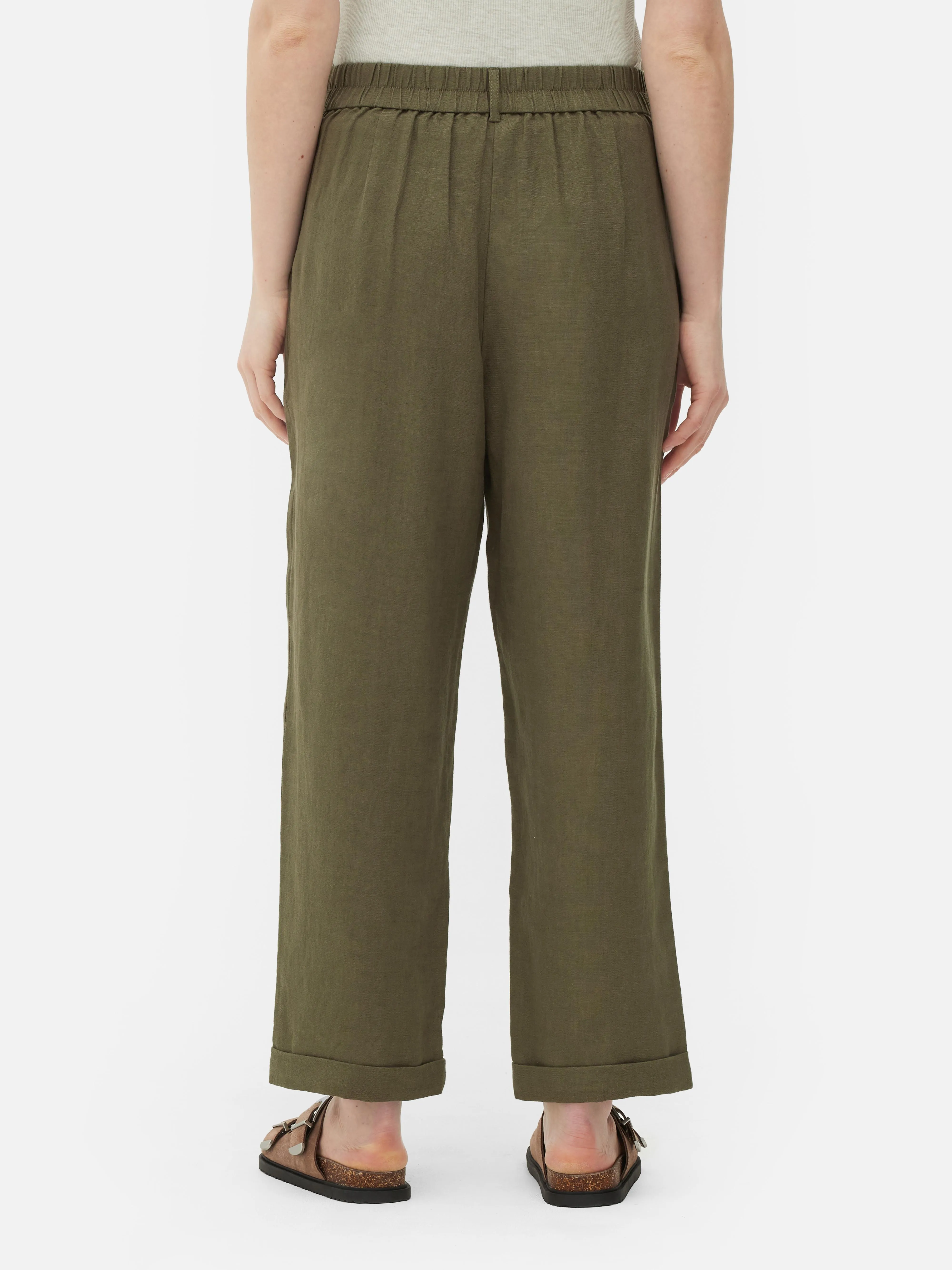 Pantalones de lino con pinzas de The Edit