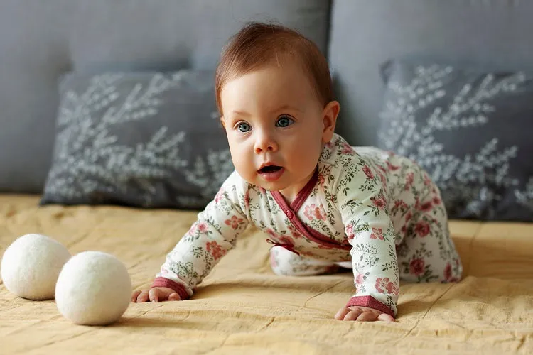 Pelele cruzado para niña colección Roses