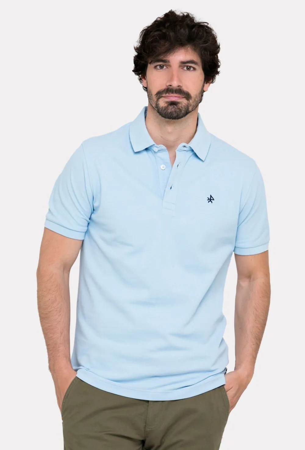 Polo clásico de verano celeste