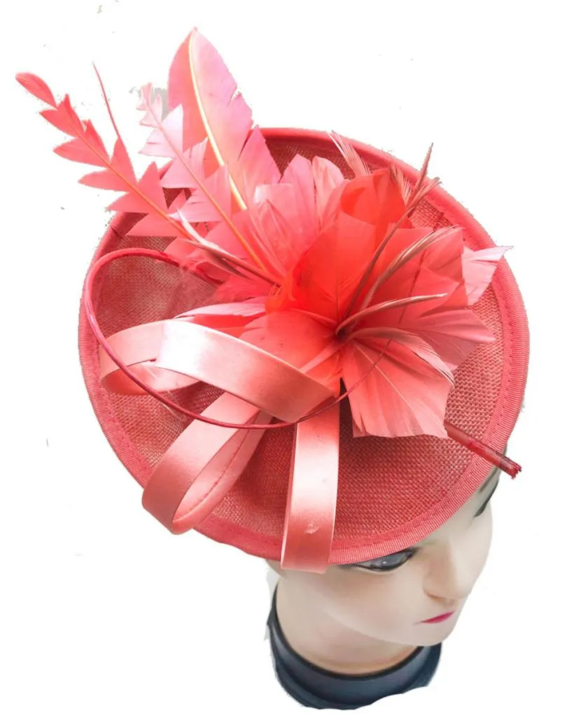 TOCADOS BODA CORAL CON ELEGANTE DISEÑO DE PLUMAS