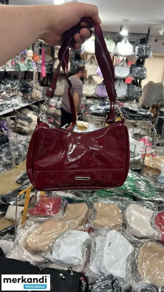 Venta al por mayor de bolsos de mujer de Turquía en condiciones inigualables.